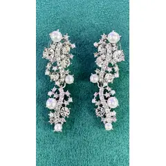 SILVER TONE PEARL EARRINGS