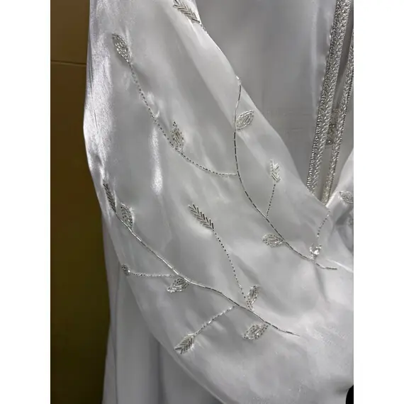 WHITE ABAYA