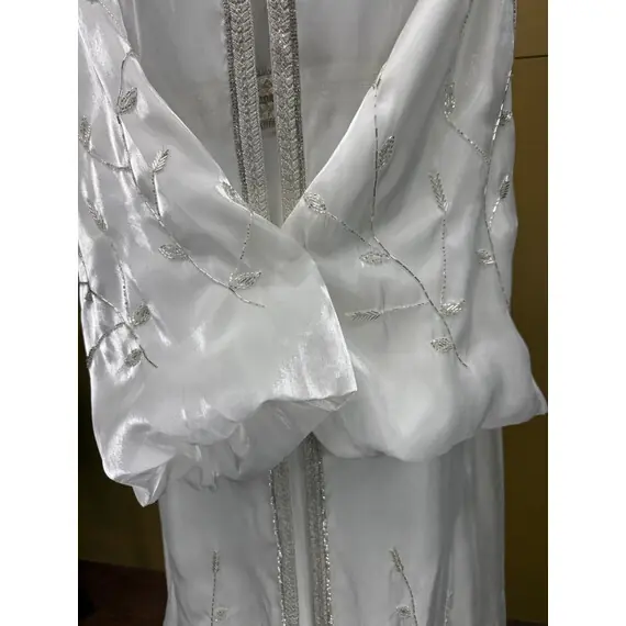WHITE ABAYA