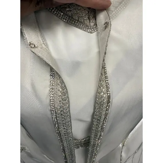 WHITE ABAYA