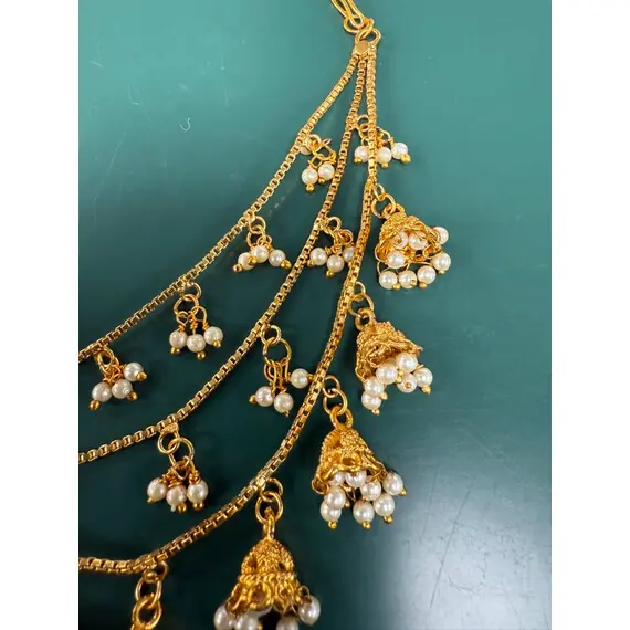 DESI SAHARA EARRING