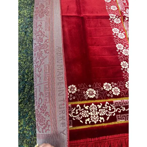 PLUS PRAYER RUG