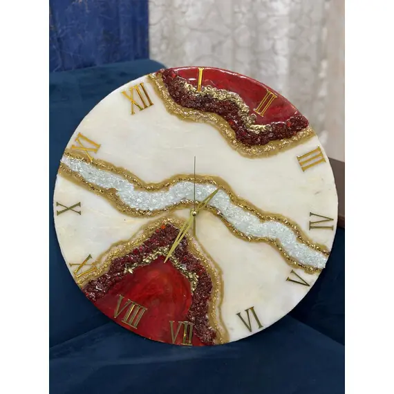 RED RESIN CLOCK